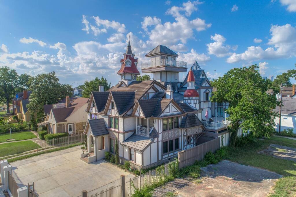 Villa With 8 Bedrooms And Heated Swimming Pool Houston Bagian luar foto