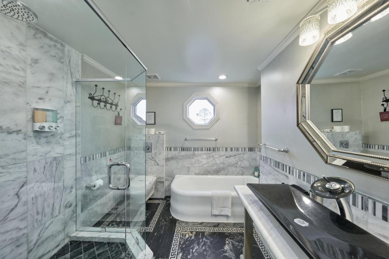 Villa With 8 Bedrooms And Heated Swimming Pool Houston Bagian luar foto