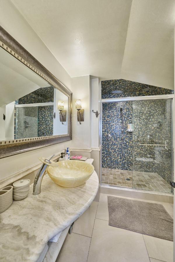 Villa With 8 Bedrooms And Heated Swimming Pool Houston Bagian luar foto